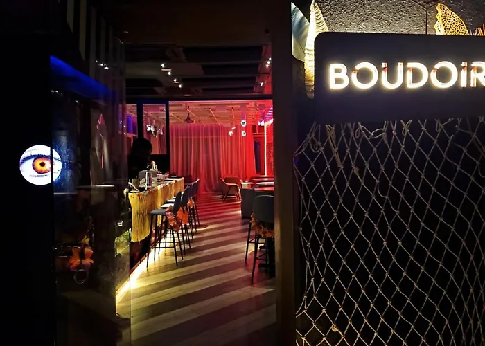 Luxurious Ceylonz Suite Near Bukit Bintang 4Pax